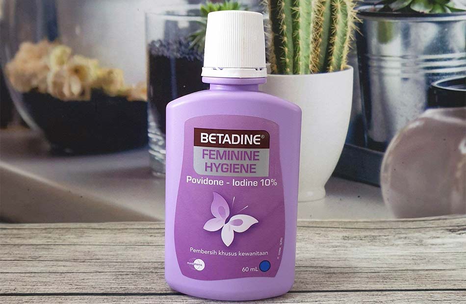 Perbedaan Betadine Feminine Hygiene ungu dan pink